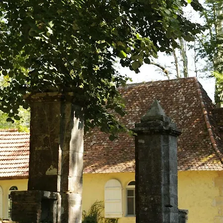 La Chapelle Du Chateau Hébergement de vacances Pouillon