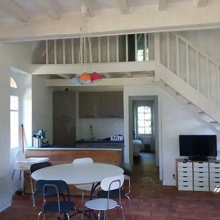 La Chapelle Du Chateau Hébergement de vacances Pouillon